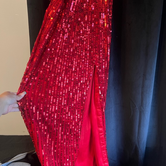 Red Prom dress - Picture 2 of 3